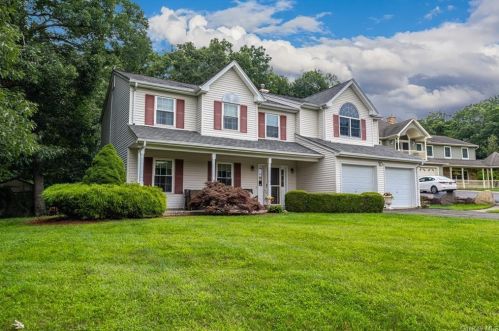 1 Sebastian Ct, Sloatsburg, NY 10974-2634