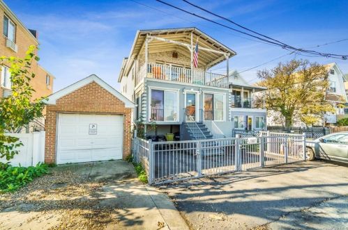 213 Betts Ave, Bronx, NY 10473-2306