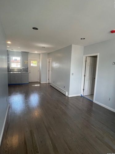 496 Catskill Ave, North Lindenhurst NY  11757-2744 exterior