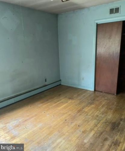 150 Elizabeth Ave, West Deptford NJ  08066-1665 exterior