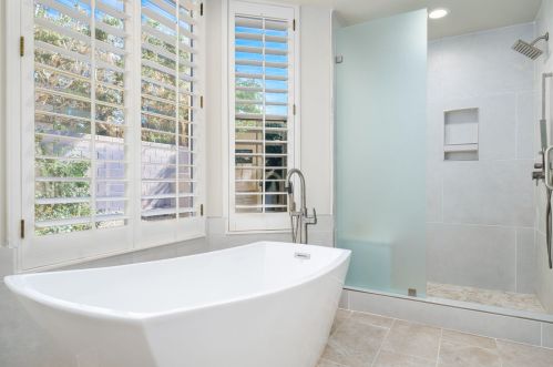 8 King Edward Ct, Rancho Mirage CA  92270-1621 exterior