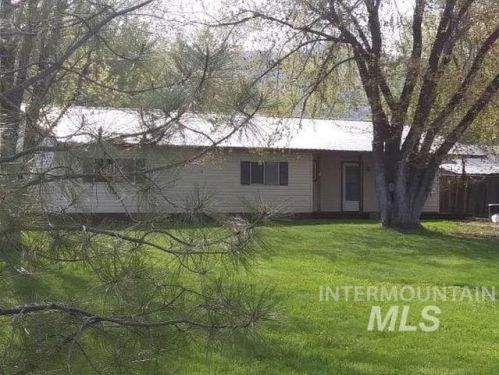 305 Clarendon St, Tamarack, ID 83612
