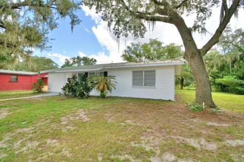 9 Sils Rd, West Frost Proof, FL 33843-9693