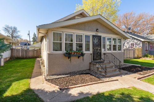 1064 Englewood Ave, Saint Paul, MN 55104-1503