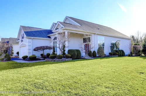 1 Balmoral Dr, Jackson Twp, NJ 08527-4476