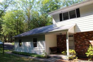 5 Glen Ln, Woodstock, NY 12498-2602