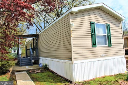 912 Alpha Rd, Wilmington, DE 19810-1006