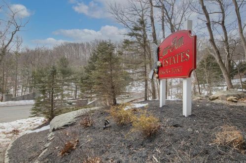 11 Benson Point Ct, Stony Point, NY 10980-3024