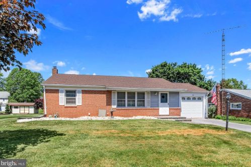 142 5th St, Mount Wolf, PA