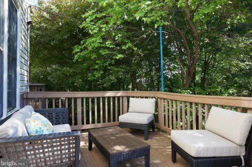 3015 Fallswood Gln Ct, Falls Church VA  22044-2723 exterior