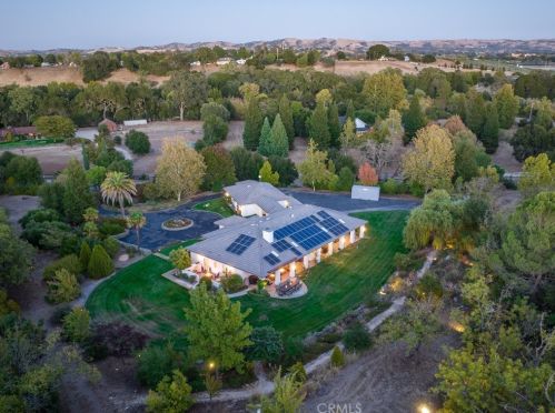 1440 Ridge Rd, Templeton CA  93465-9303 exterior