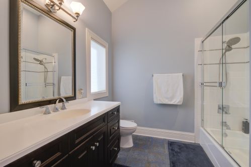 1410 Bristlecone Dr, Chenequa WI  53029-8653 exterior