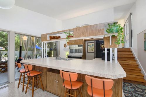 4610 Cypress Way, Saint Petersburg FL  33705-4526 exterior