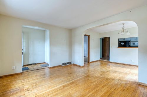 3364 Pennsylvania Ave, Milwaukee, WI 53207-3105
