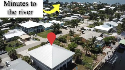 2367 Date St, Saint James City, FL 33956-2022