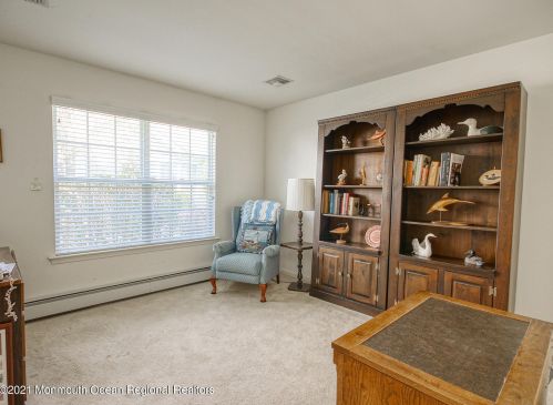 27 Valley Stream Ln, Lakewood NJ  08701-5746 exterior