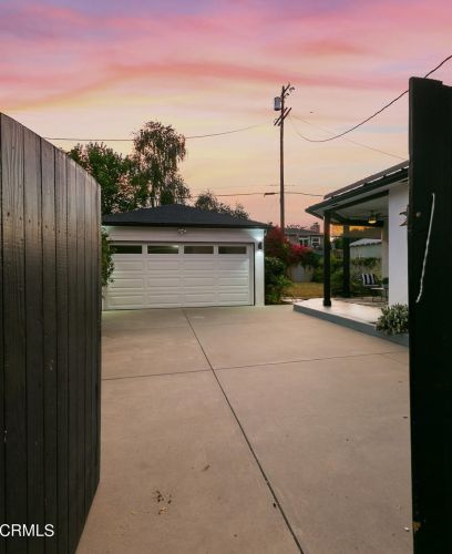 5301 Norwich Ave, Van Nuys CA 91411-3634 exterior