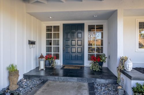 1727 Tradewinds Ln, Newport Beach CA  92660-4313 exterior