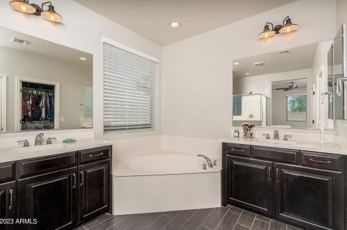 3948 Strawberry Dr, Gilbert AZ  85298-3703 exterior