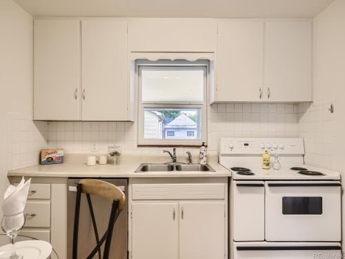 4745 Logan St, Englewood CO 80113-6841 exterior