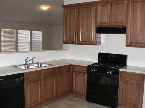292 Buckingham Dr, Uhland, TX 78640-5821