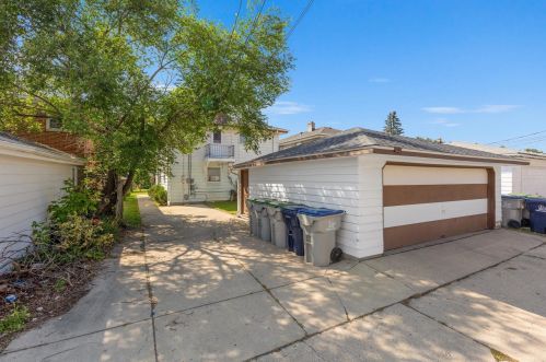 4306 91st St, Milwaukee WI 53222-1612 exterior