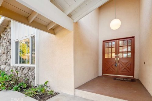 22323 Barbacoa Dr, Santa Clarita, CA 91350-2229
