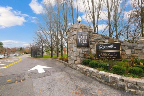 281 Garth Rd, Scarsdale NY  10583-4052 exterior