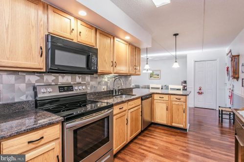 124 Brandon Rd, Norristown PA  19403-3394 exterior