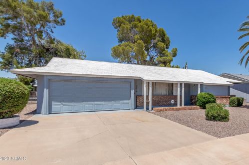 10016 Cumberland Dr, Sun City, AZ 85351-4556