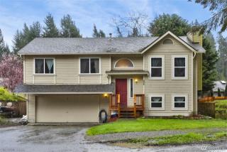 8926 Watson Pl, Bremerton, WA 98311-8704
