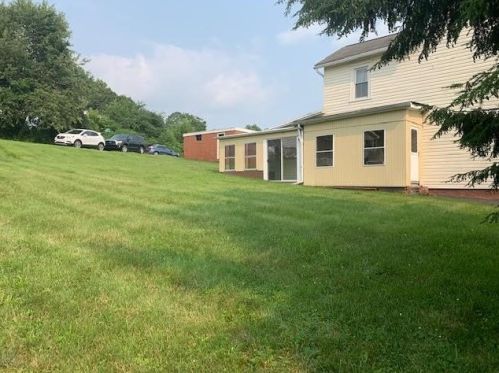 412 Valley St, Mc Donald PA  15057-1012 exterior