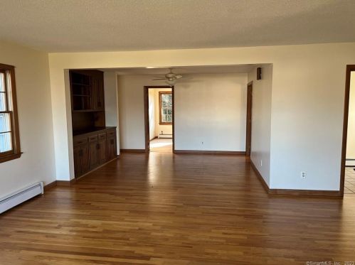 1031 Boston Tpke, Manchester CT  06043-7403 exterior