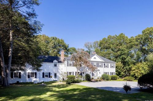 500 Chicken Valley Rd, Matinecock, NY 11560-2613