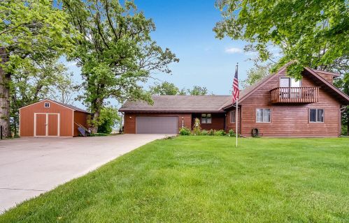 1600 250th Ct, Faribault, MN 55021-8276