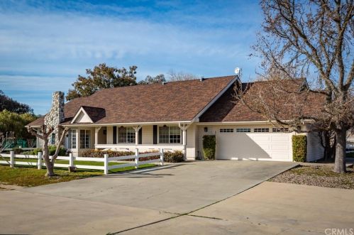 1550 Vineyard Dr, Templeton, CA 93465-9406