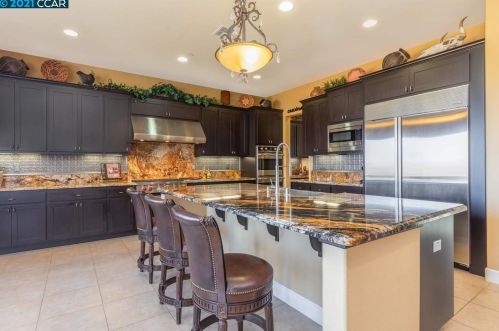 1033 Hawkshead Cir, San Ramon CA 94583-6004 exterior