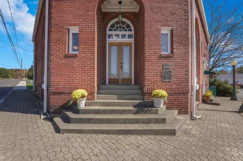 108 Main St, Glenford OH  43739-2500 exterior