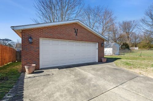 323 Swan Cir, Covington KY  41018-1937 exterior