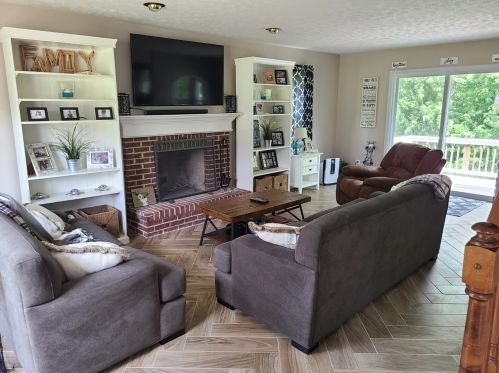 308 Breezy Vis, Cincinnati, OH 45215-3699
