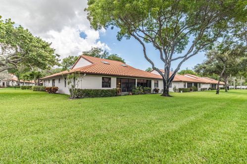 6029 Kings Gate Cir, Delray Beach FL  33484-2450 exterior