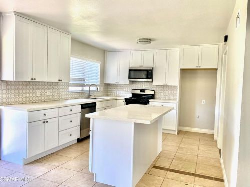 3508 Hearst Dr, Simi Valley, CA 93063-3237