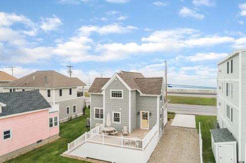 607 Ocean Blvd, Hampton NH  03842-4335 exterior