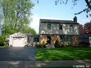 106 Stonehenge Rd, Rochester, NY 14609-3207