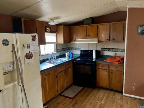 1521 Old Apple Grv Rd, Mineral VA  23117-3037 exterior