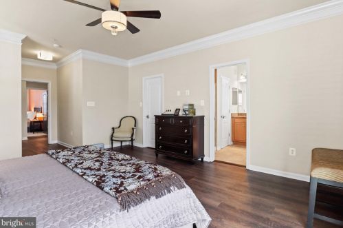 43589 Mcdowell Sq, Leesburg VA  20176-6528 exterior