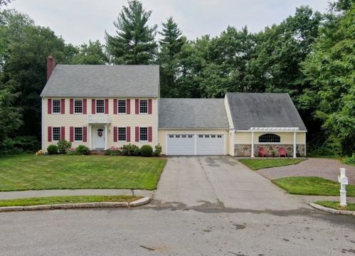 165 Loganberry Dr, Abington, MA 02351-1554