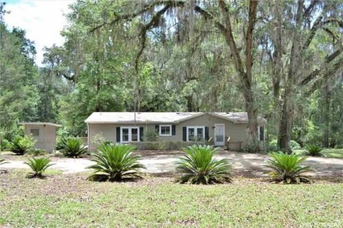 6715 155th St, Cross Creek, FL 32640-6833