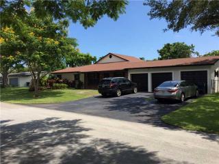 10322 113th St, Miami, FL 33176-4028