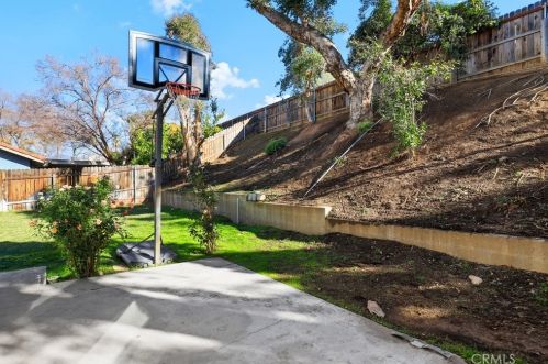 1434 Diamond Ct, Redlands CA  92374-5415 exterior
